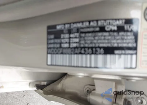 2010 Mercedes-Benz C 300 Luxury 4Matic/Sport 4Matic z USA, uszkodzony, nr VIN WDDGF8BB2AF436136